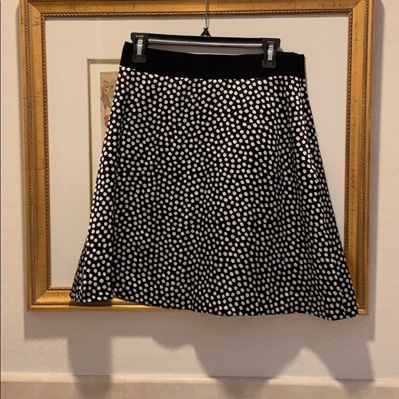 Kate spade polka dot silk skirt. Small /medium - Picture 2 of 4